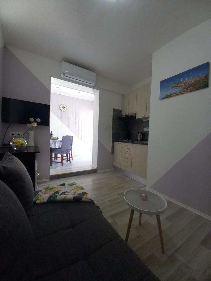 Apartman Maja Lägenhet Kaštela Exteriör bild